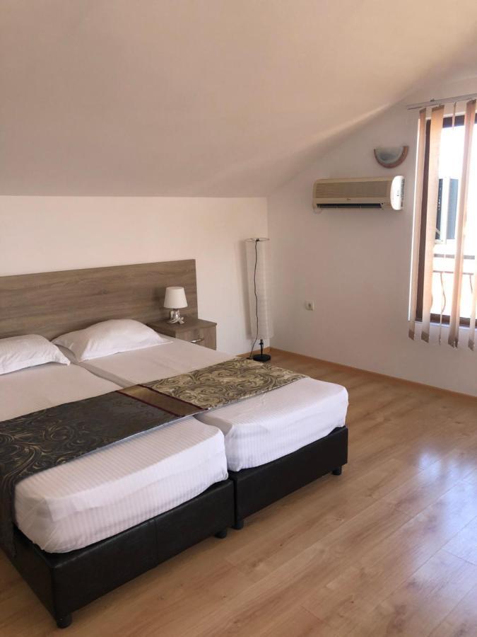 Time Out Hotel Sozopol Exterior foto