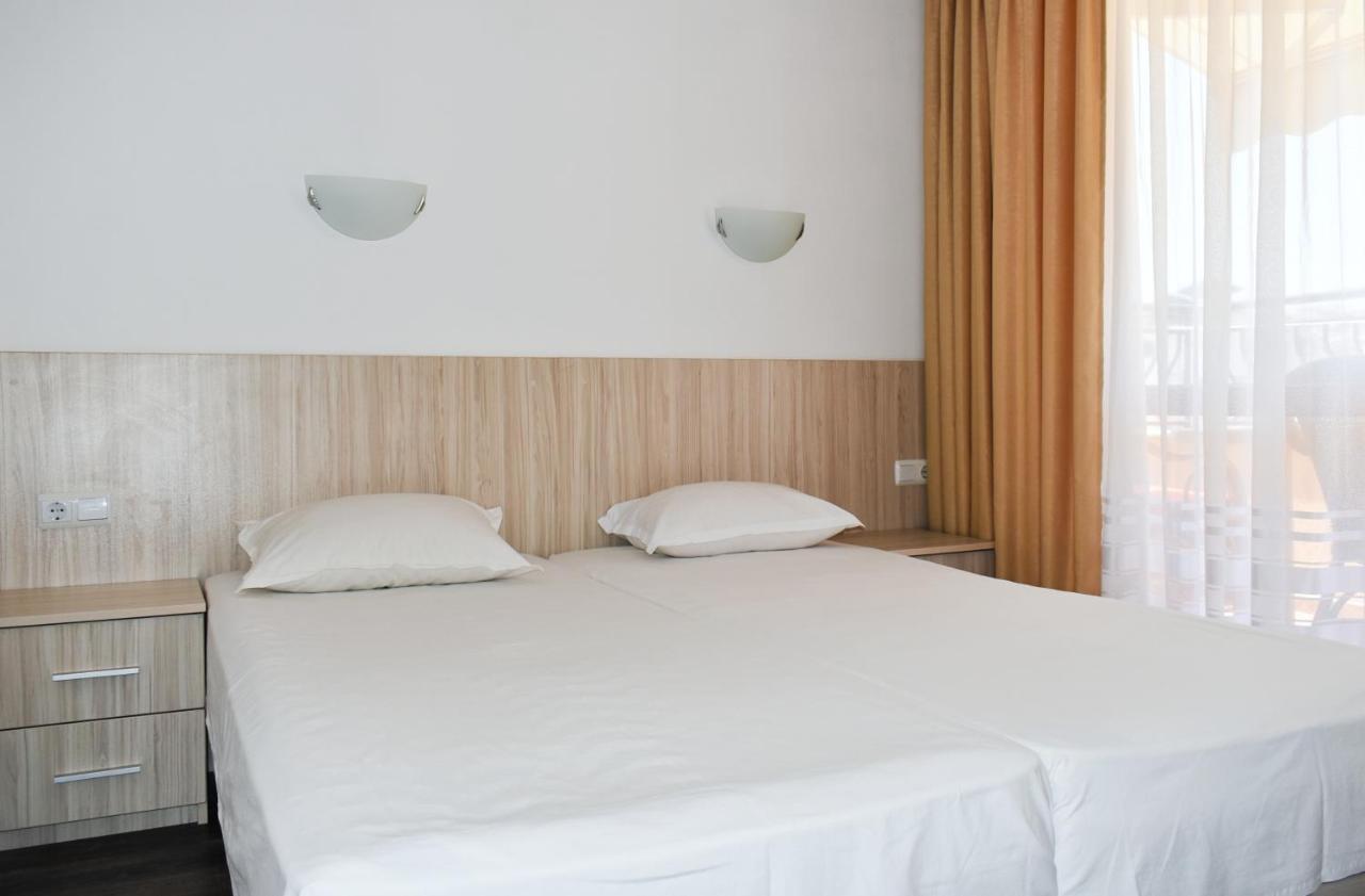Time Out Hotel Sozopol Exterior foto